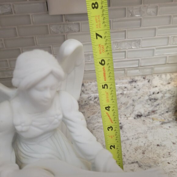 Avon White Angel Table Lamp Figurine Playing Harp 7" Tall Plug-In Electric Light - Picture 6 of 6